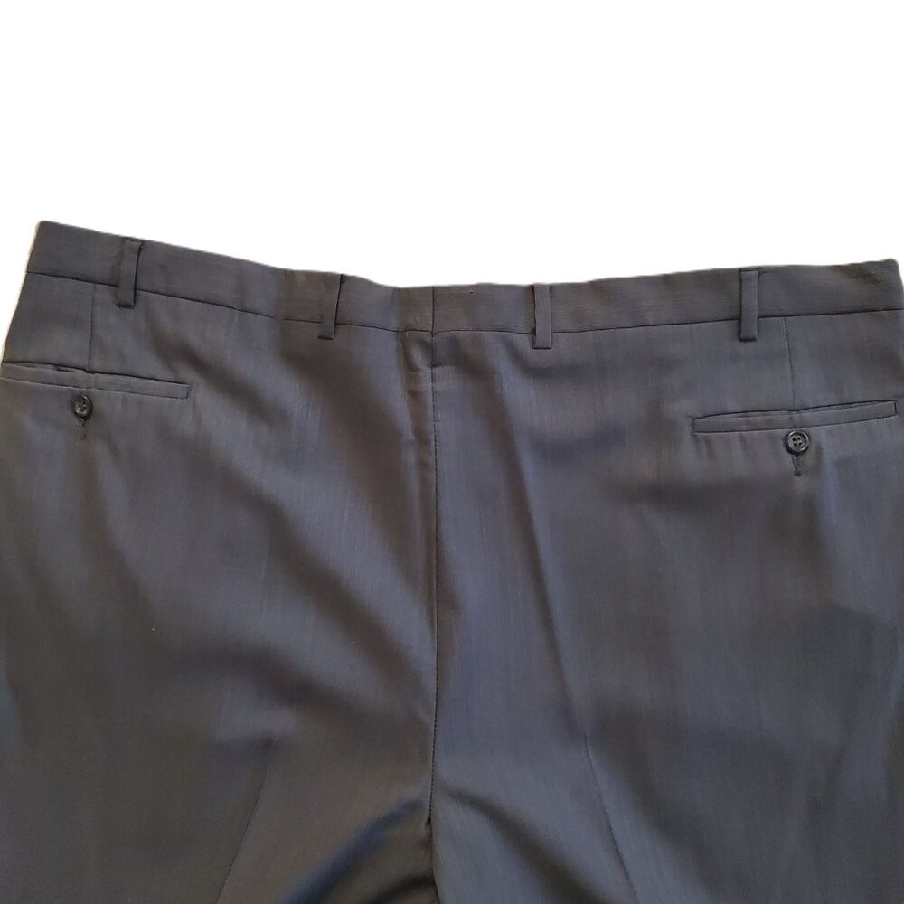 Pronto-Uomo Two-Piece Men's Gray Suit, Size 46R - Picture 11 of 14